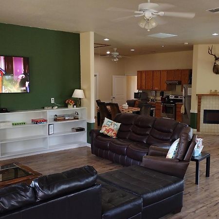 Waring Top Of The Hill Rv Resort & Cabins מראה חיצוני תמונה