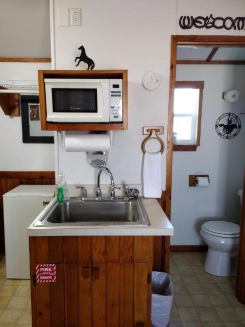 Waring Top Of The Hill Rv Resort & Cabins מראה חיצוני תמונה