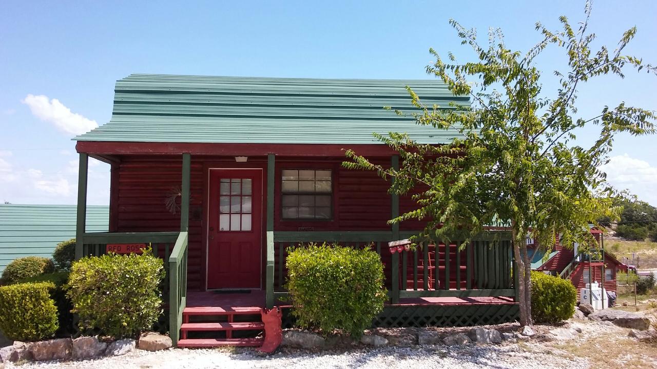 Waring Top Of The Hill Rv Resort & Cabins מראה חיצוני תמונה