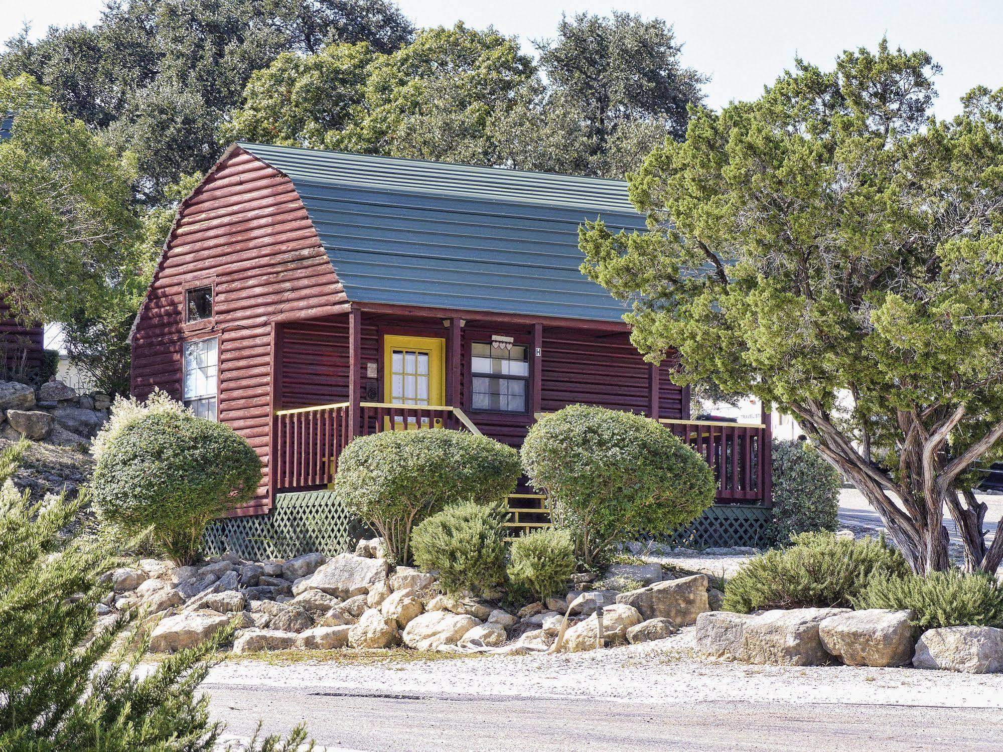Waring Top Of The Hill Rv Resort & Cabins מראה חיצוני תמונה