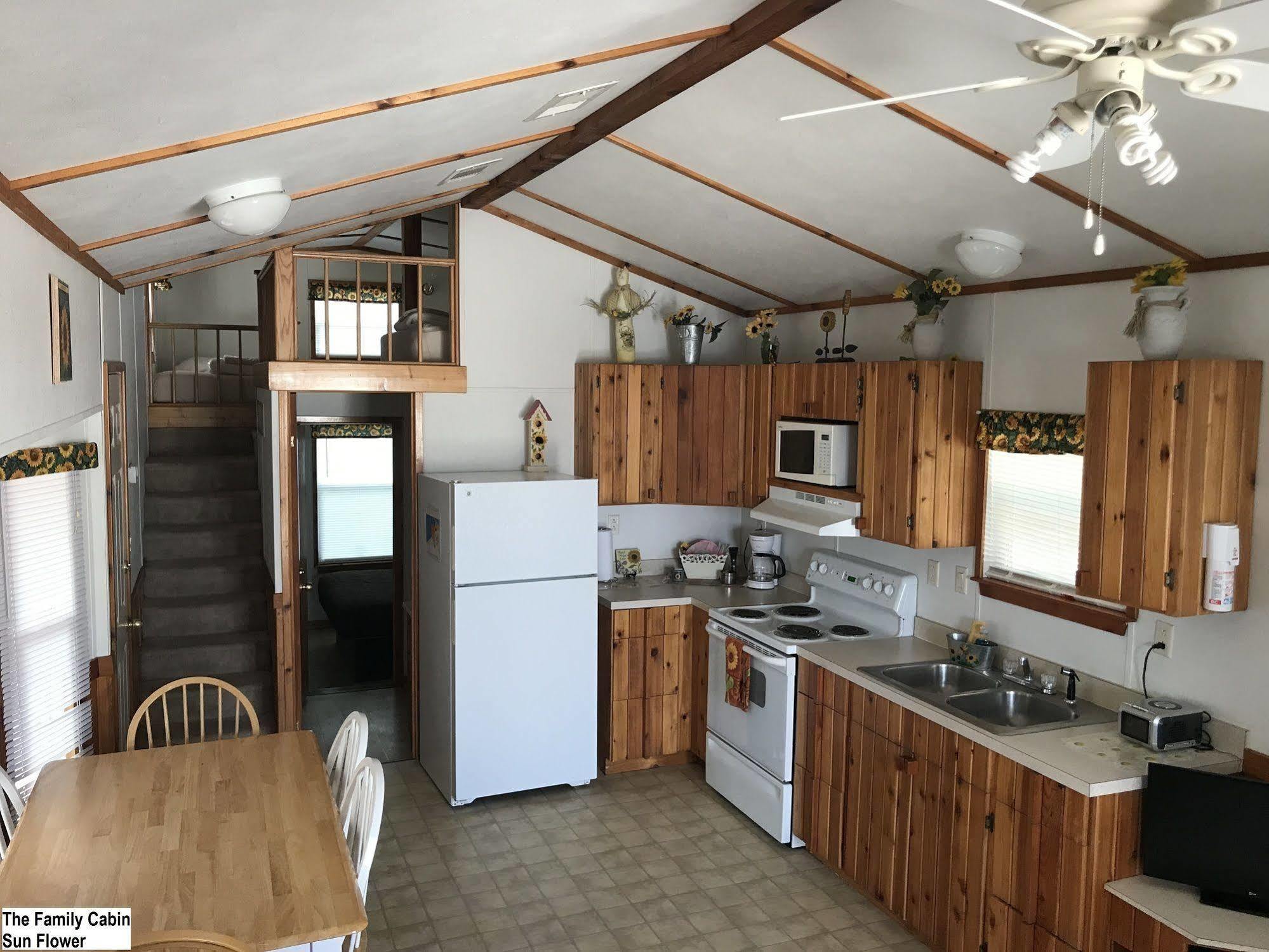 Waring Top Of The Hill Rv Resort & Cabins מראה חיצוני תמונה